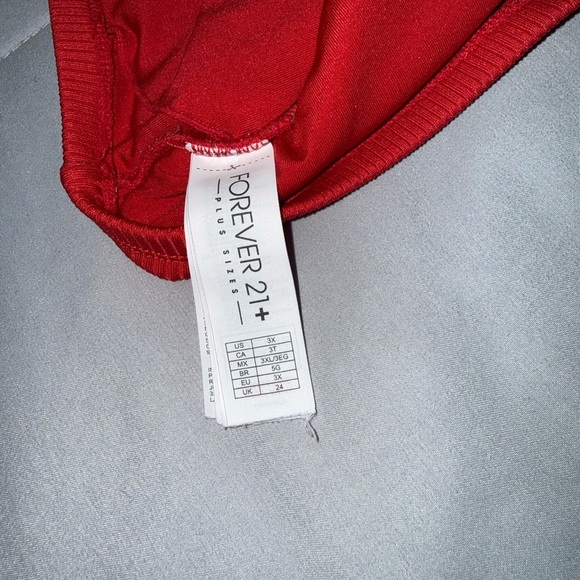Forever 21 Red Twist-Front Bikini Top Size 3X - Picture 3 of 3